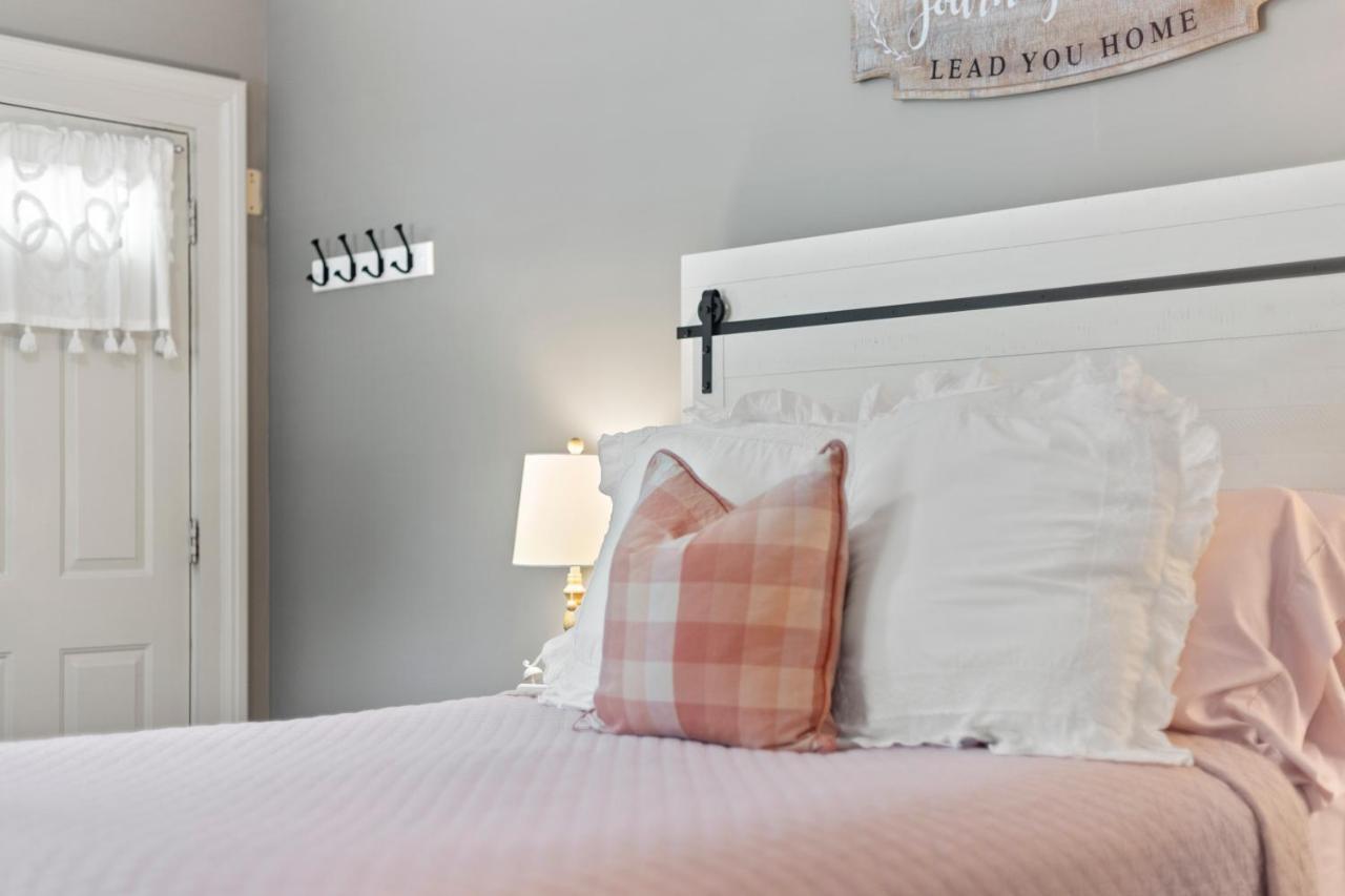 Westbrook Inn Bed And Breakfast Room photo