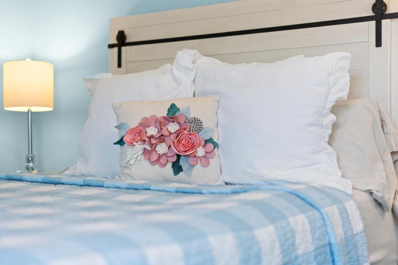 Westbrook Inn Bed And Breakfast Room photo