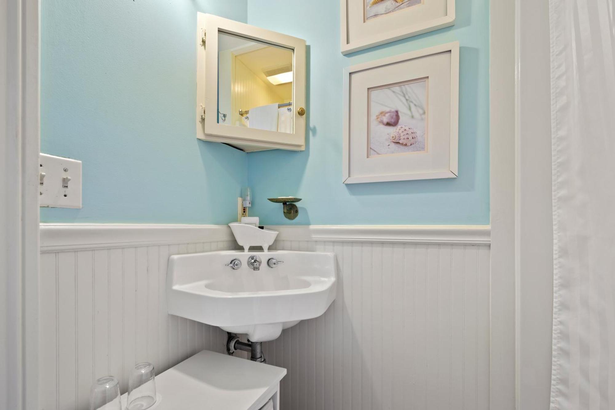 Westbrook Inn Bed And Breakfast Room photo