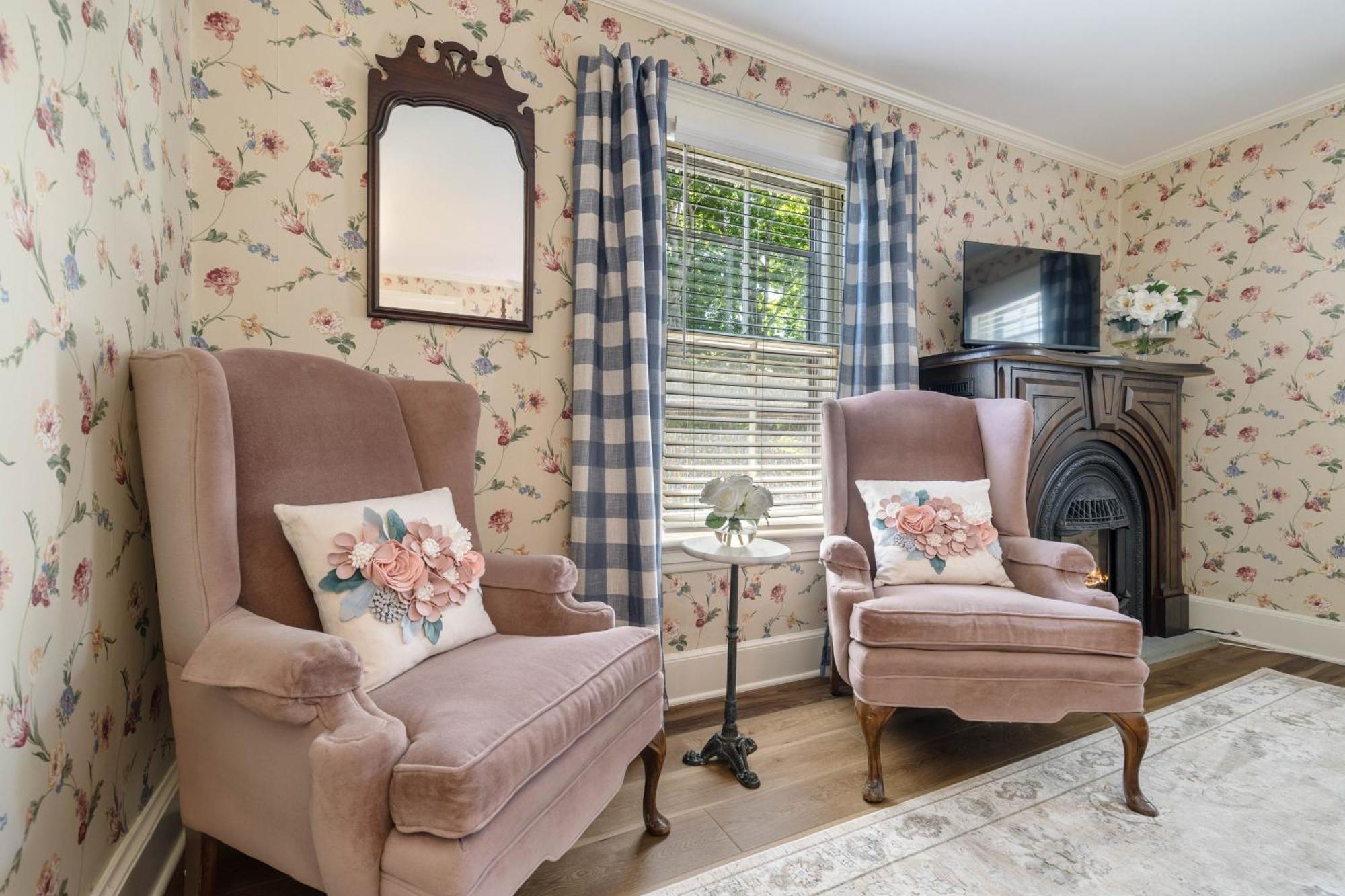 Westbrook Inn Bed And Breakfast Room photo
